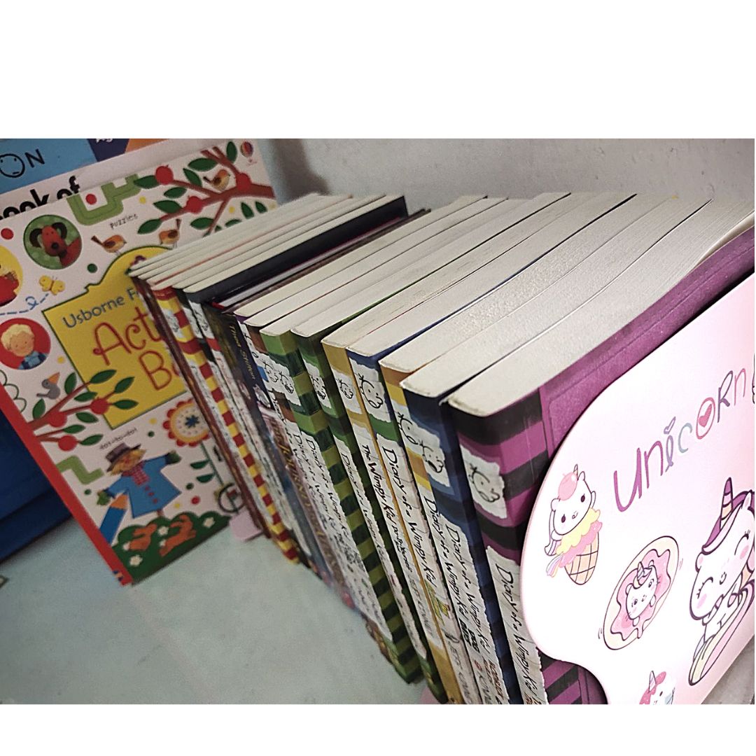 Foldable Metal Book Stand (Unicorn / Space)