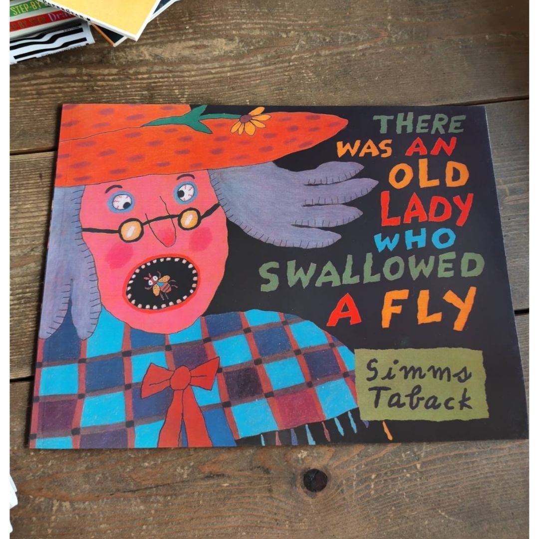 There Was an Old Lady Who Swallowed a Fly (no holes) softcover