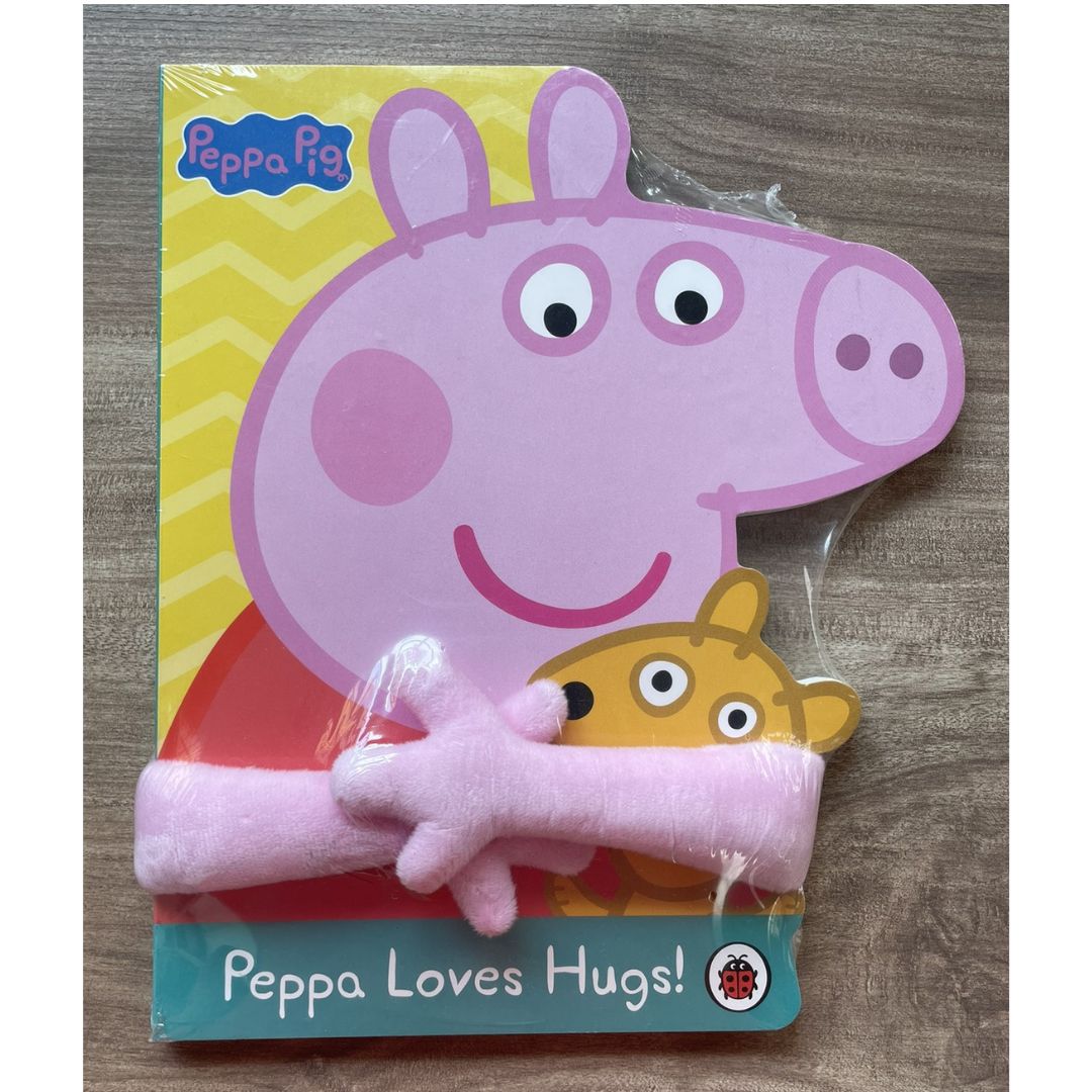 Peppa Pig: Peppa Loves Hugs (Hug Book) Board Book