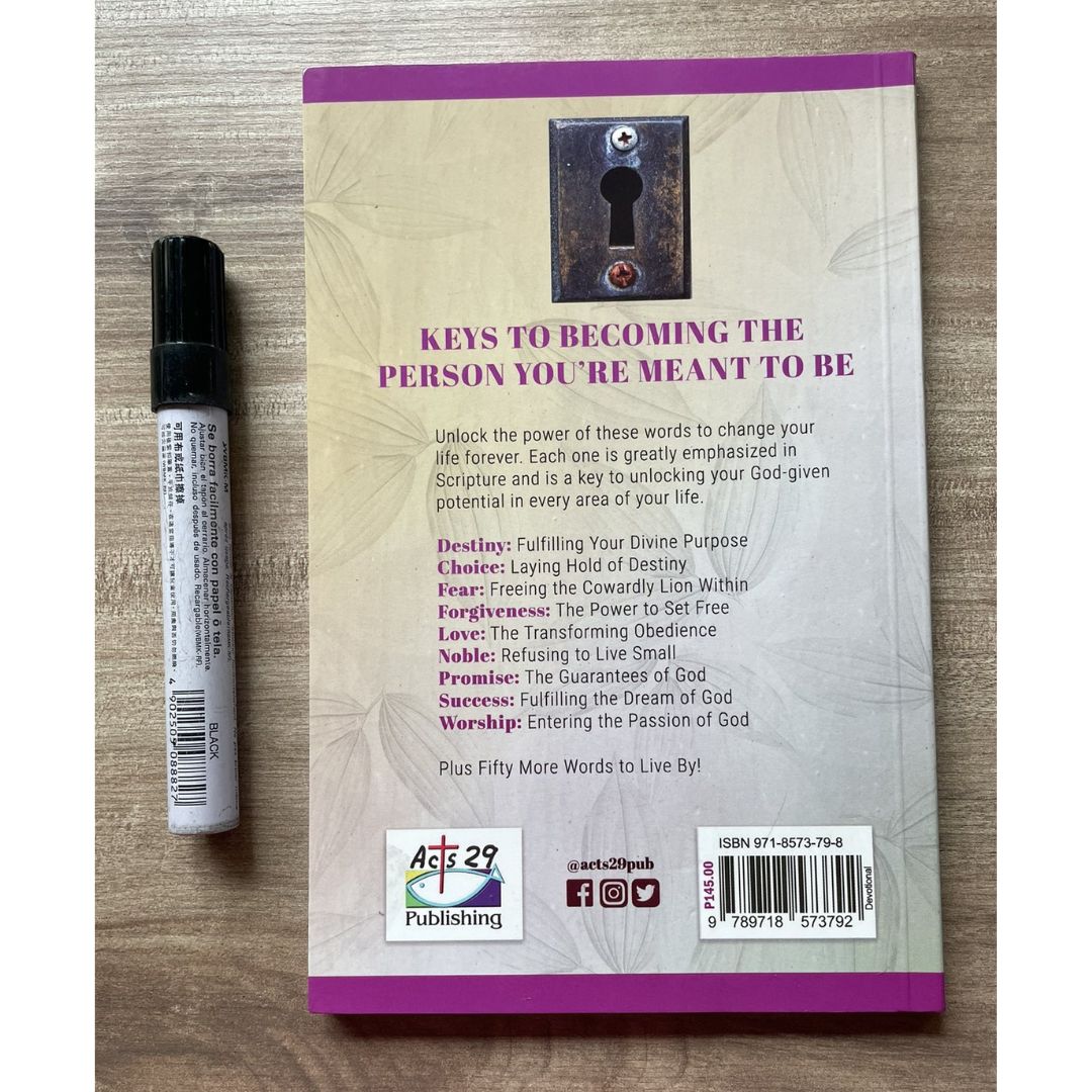 Words to Live By: Unlock The Power Of Words To Change Your Life Forever (by Winston Churchill) brand new Softcover